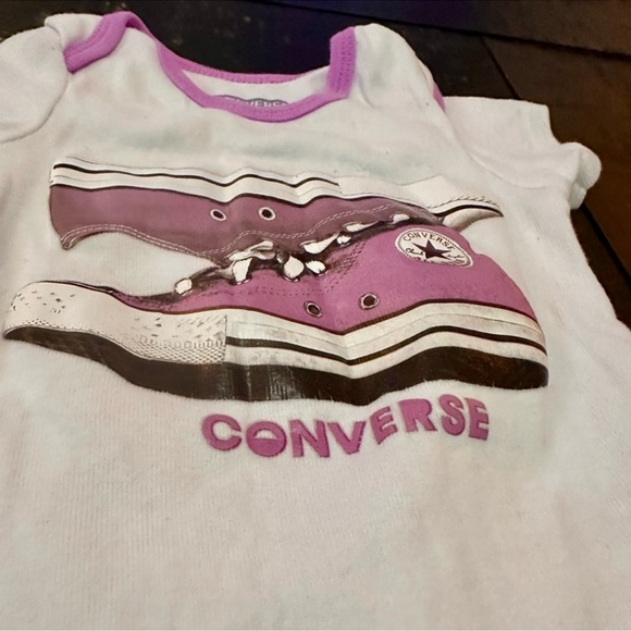 Used/good used condition- bundle of 8 items - bodysuits/shorts - size 3-6 months - Picture 8 of 16